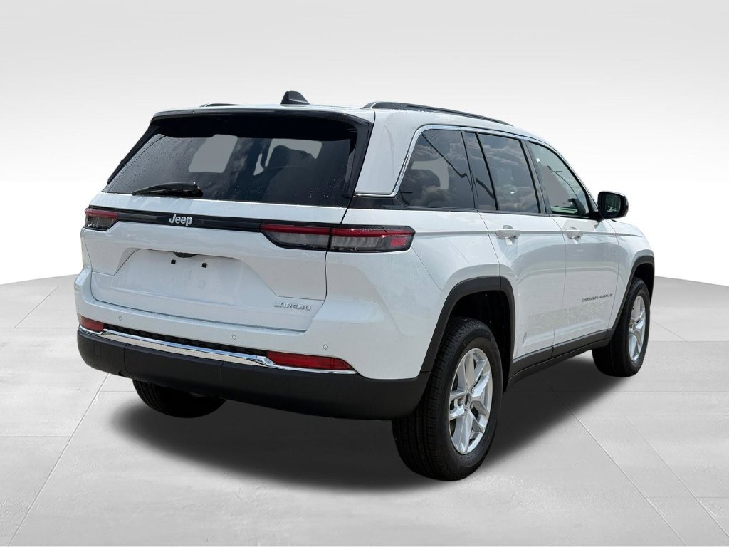 New 2026 Jeep Grand Cherokee Laredo RWD image 28