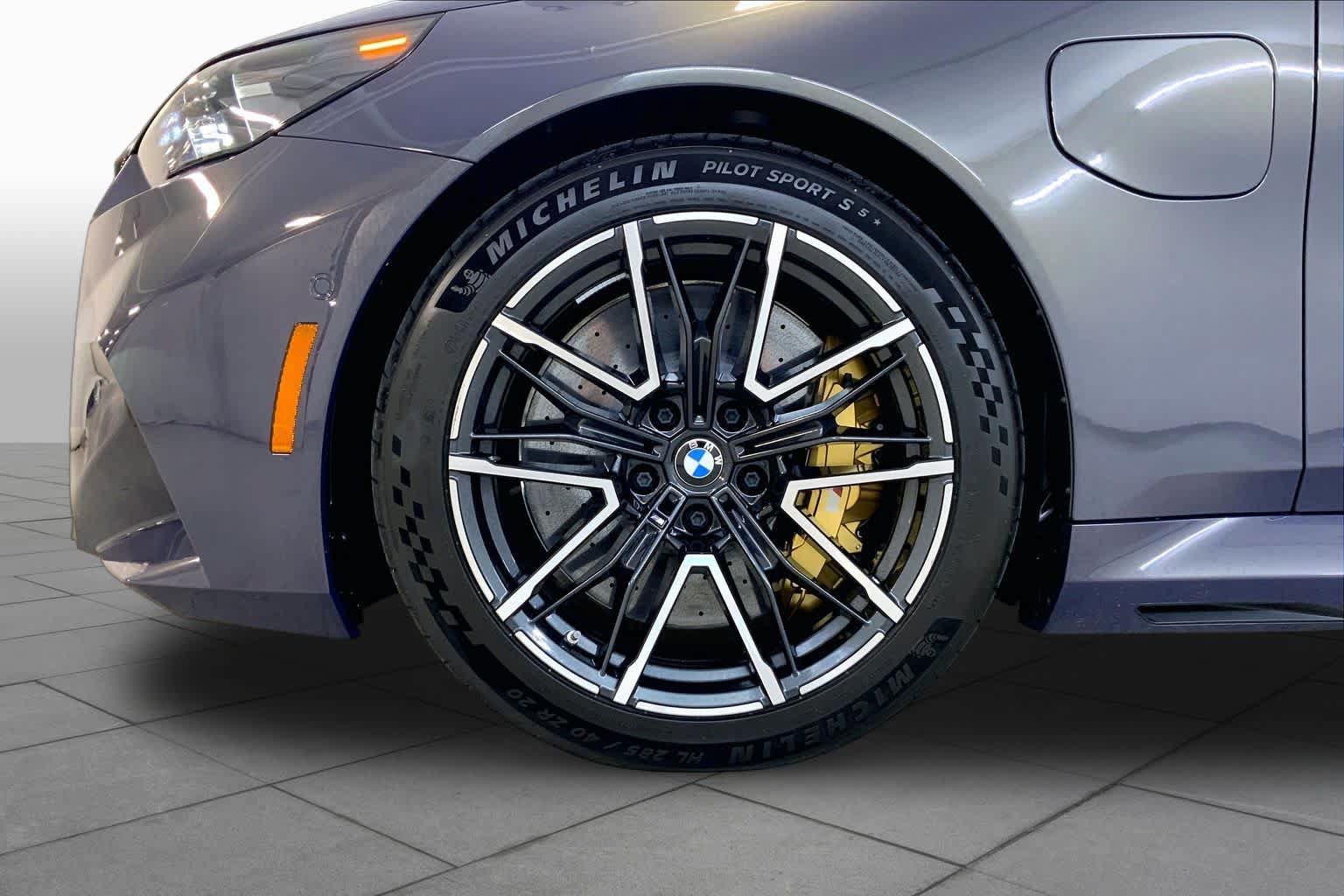 Used 2025 BMW M5 w/ Carbon Package AWD/4WD image 10