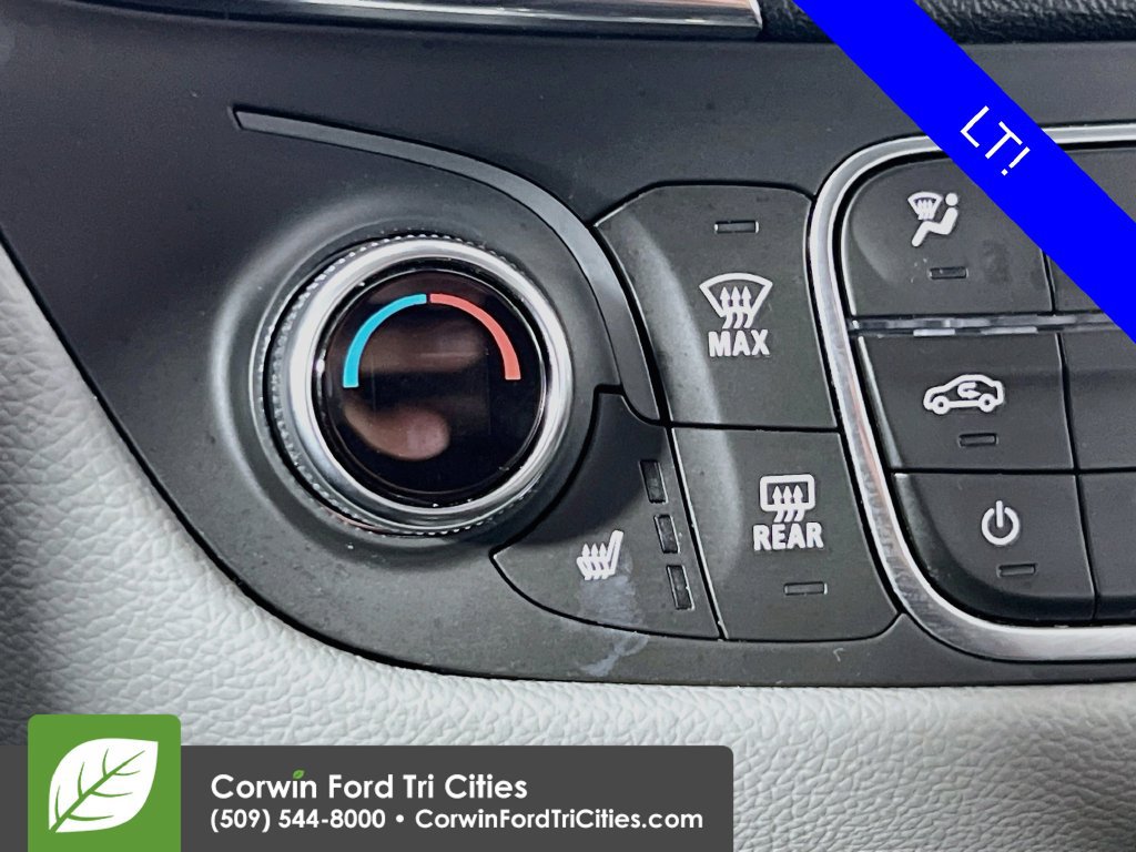 Used 2020 Chevrolet Equinox LT w/ Driver Convenience Package AWD/4WD image 22