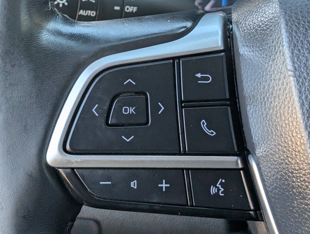 Certified 2022 Toyota Highlander XLE AWD/4WD image 14