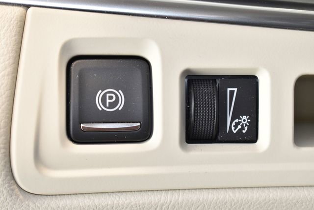 Used 2022 Cadillac XT5 Premium Luxury w/ LPO, Floor Liner Package AWD/4WD image 35