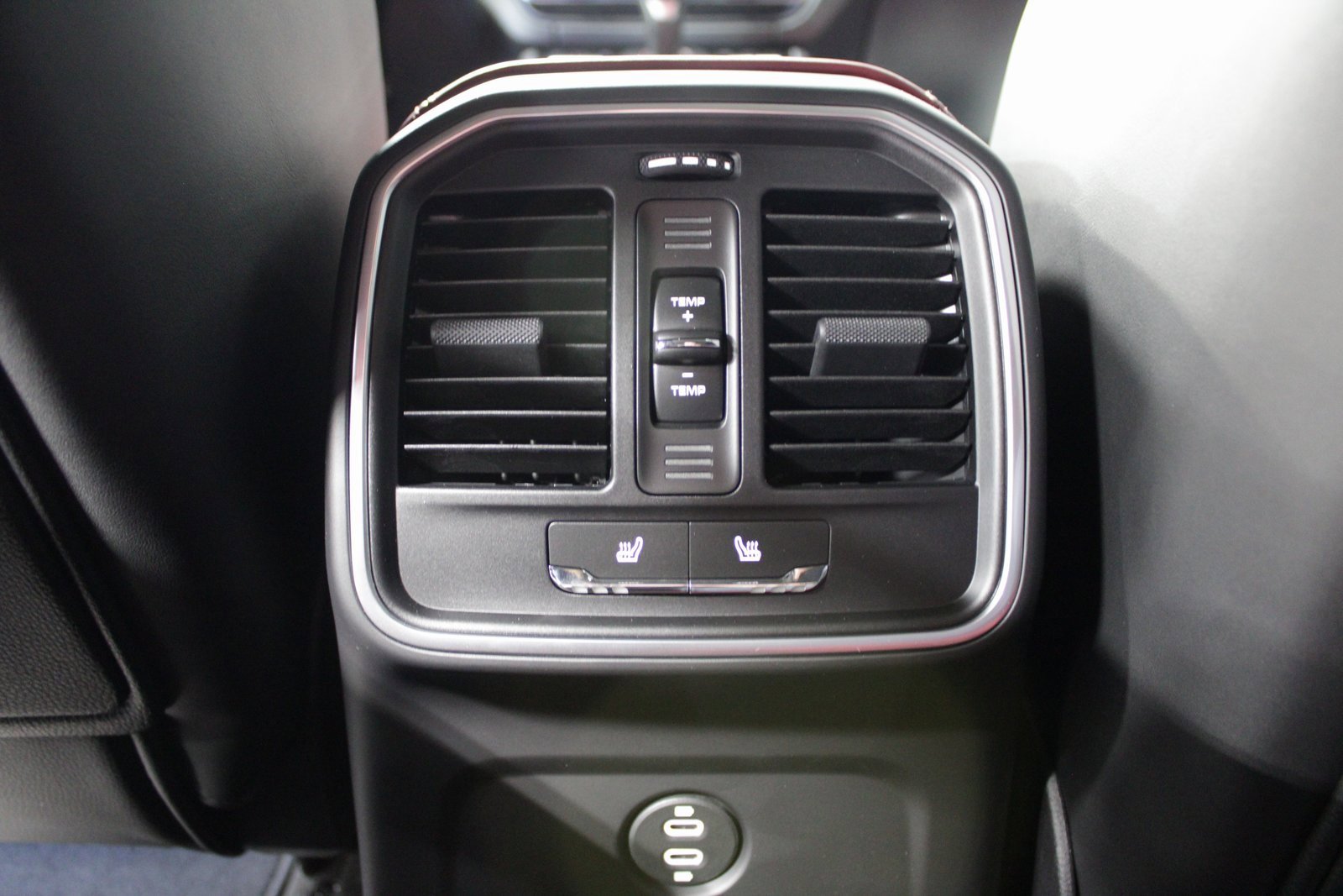 New 2026 Porsche Macan image 20