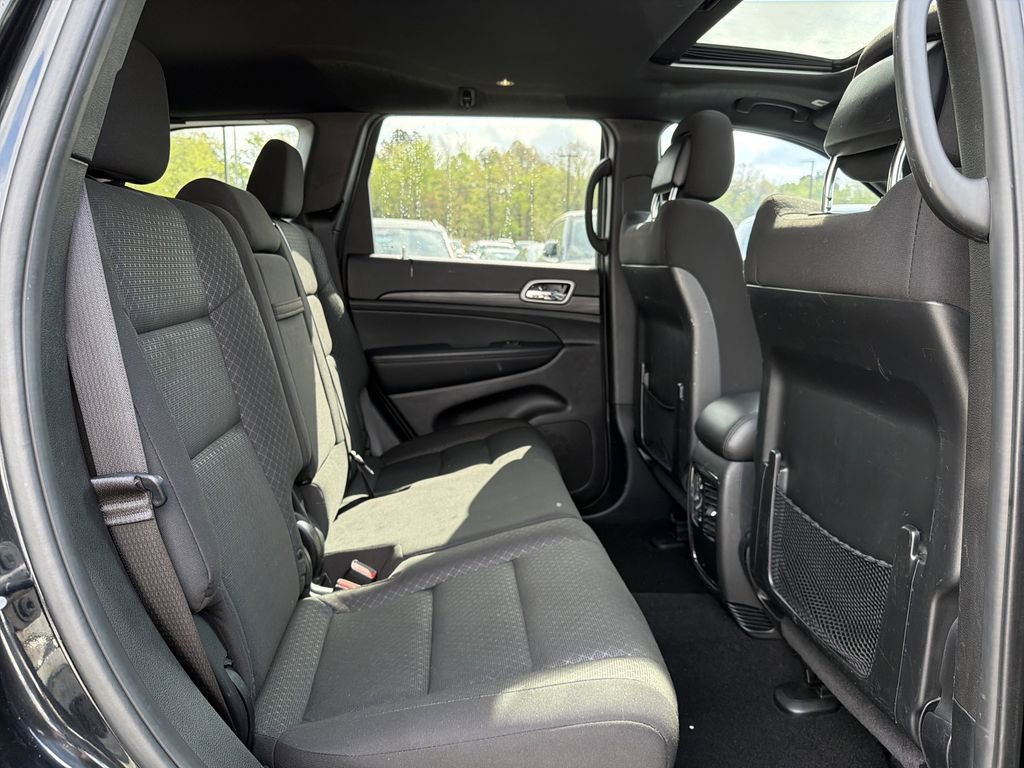 Used 2020 Jeep Grand Cherokee Laredo image 15