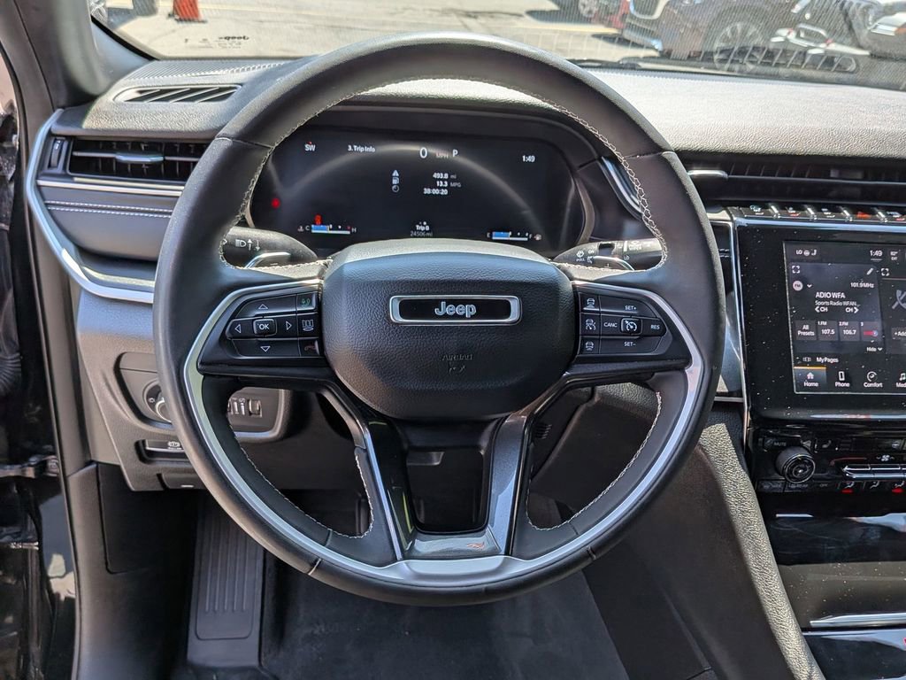 Used 2023 Jeep Grand Cherokee Altitude AWD/4WD image 14