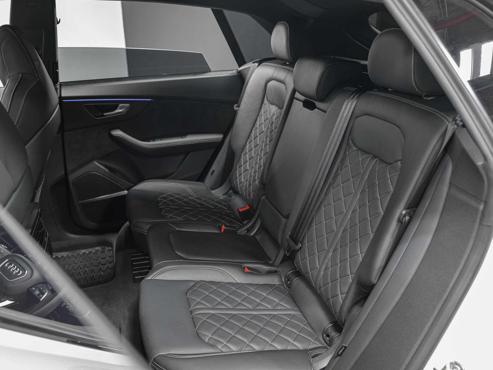 Used 2024 Audi SQ8 Premium Plus AWD/4WD image 29