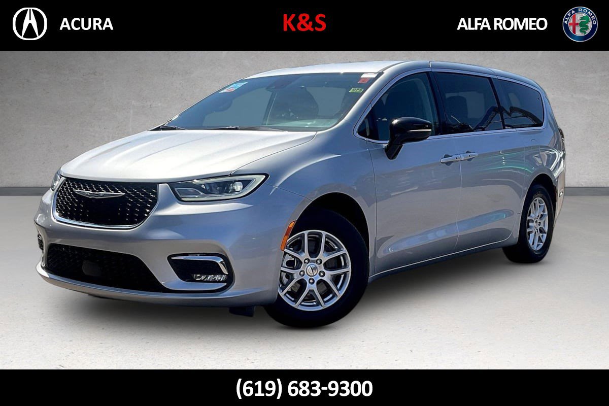 Used 2024 Chrysler Pacifica Touring-L