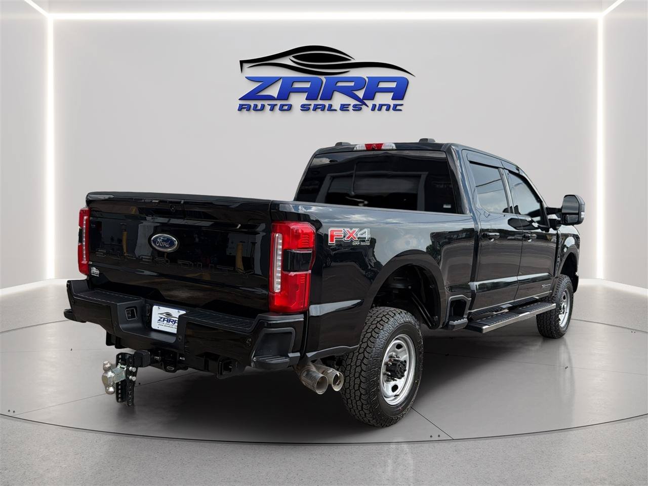 Used 2024 Ford F250 4x4 Crew Cab Super Duty image 8