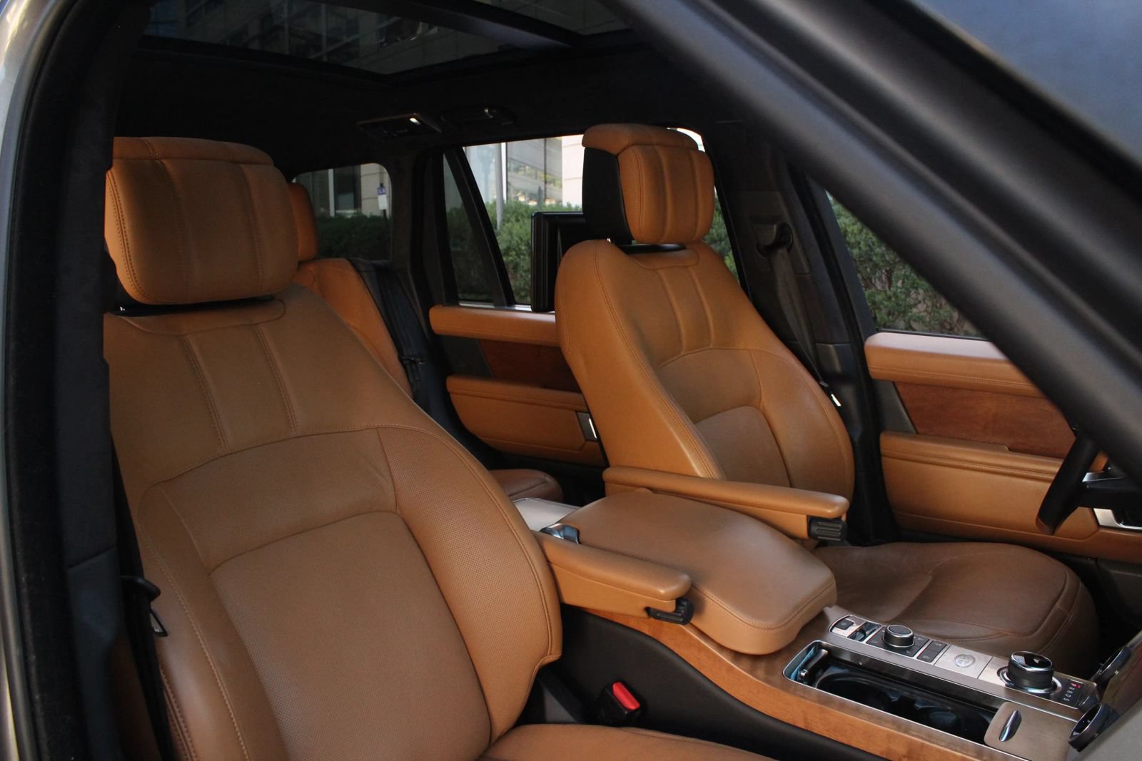 Used 2018 Land Rover Range Rover Long Wheelbase Autobiography AWD/4WD image 30
