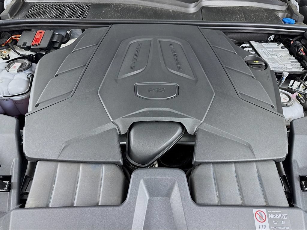 Certified 2025 Porsche Cayenne E-Hybrid AWD/4WD image 32