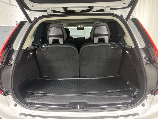 Used 2025 Volvo XC90 T8 Ultra w/ Protection Package Premier image 7