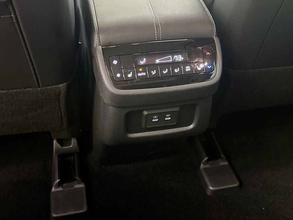 Certified 2026 INFINITI QX60 Luxe w/ Family Package image 32