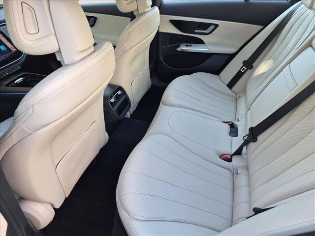 Used 2025 Mercedes-Benz E 350 4MATIC Sedan image 21