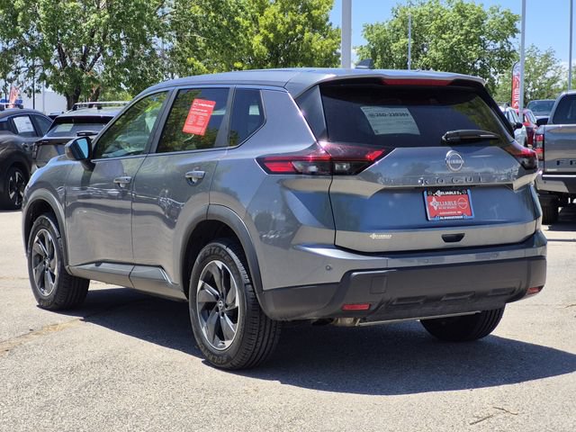 Certified 2025 Nissan Rogue SV FWD image 4