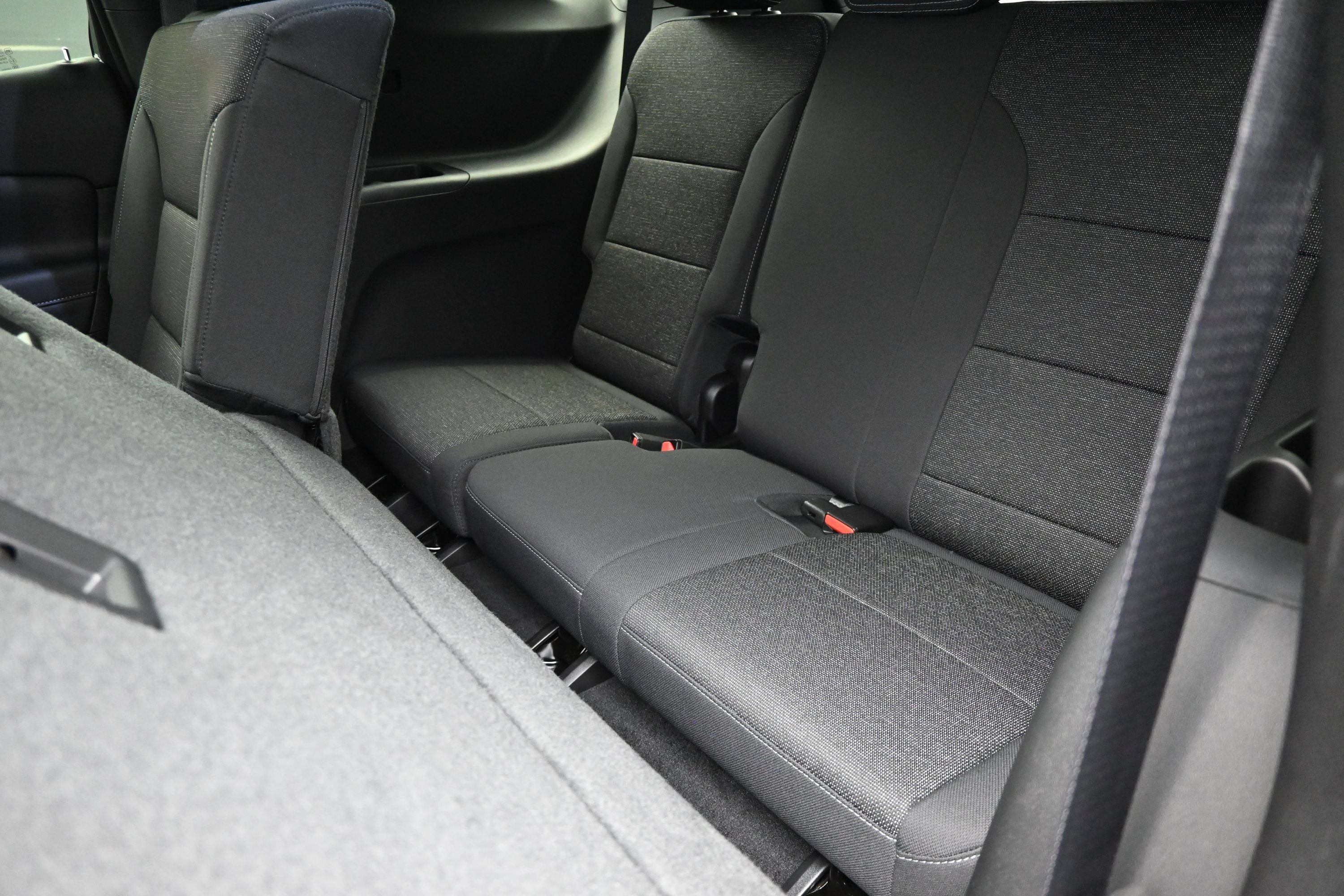 New 2027 Chevrolet Traverse LT FWD image 30