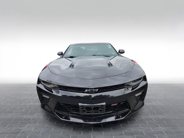 Used 2018 Chevrolet Camaro SS RWD image 2