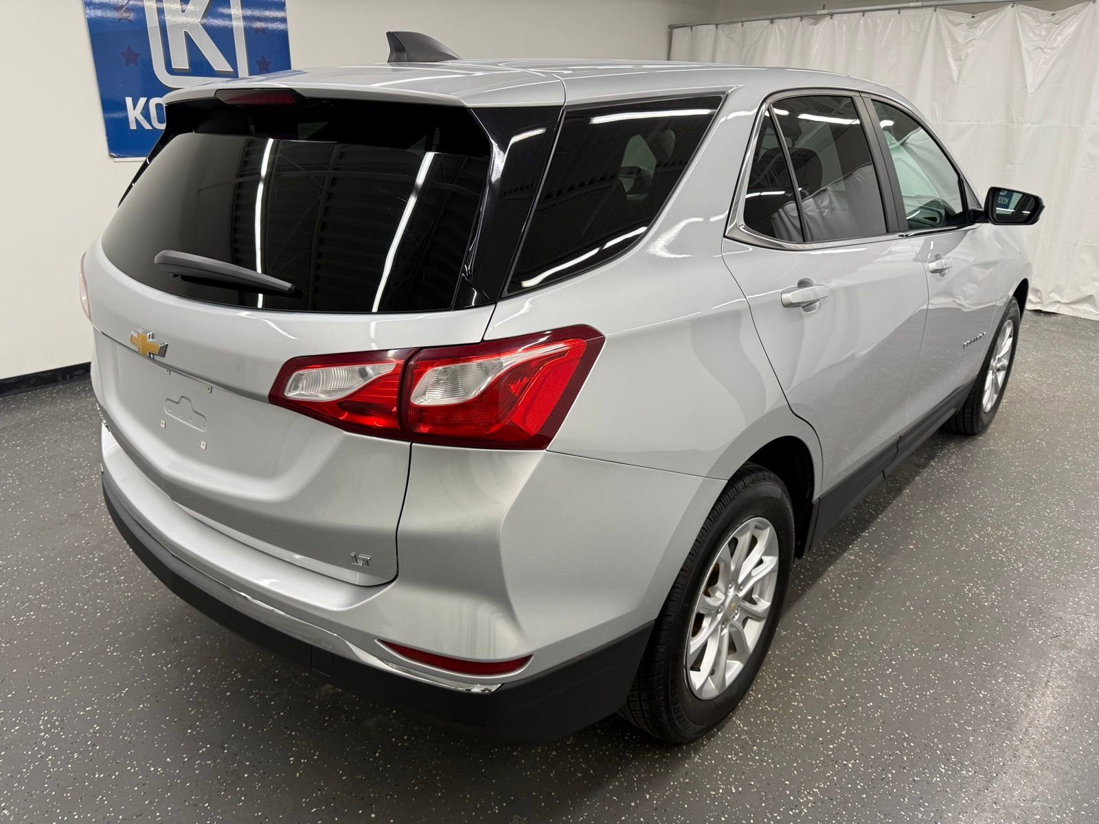 Used 2021 Chevrolet Equinox LT image 2