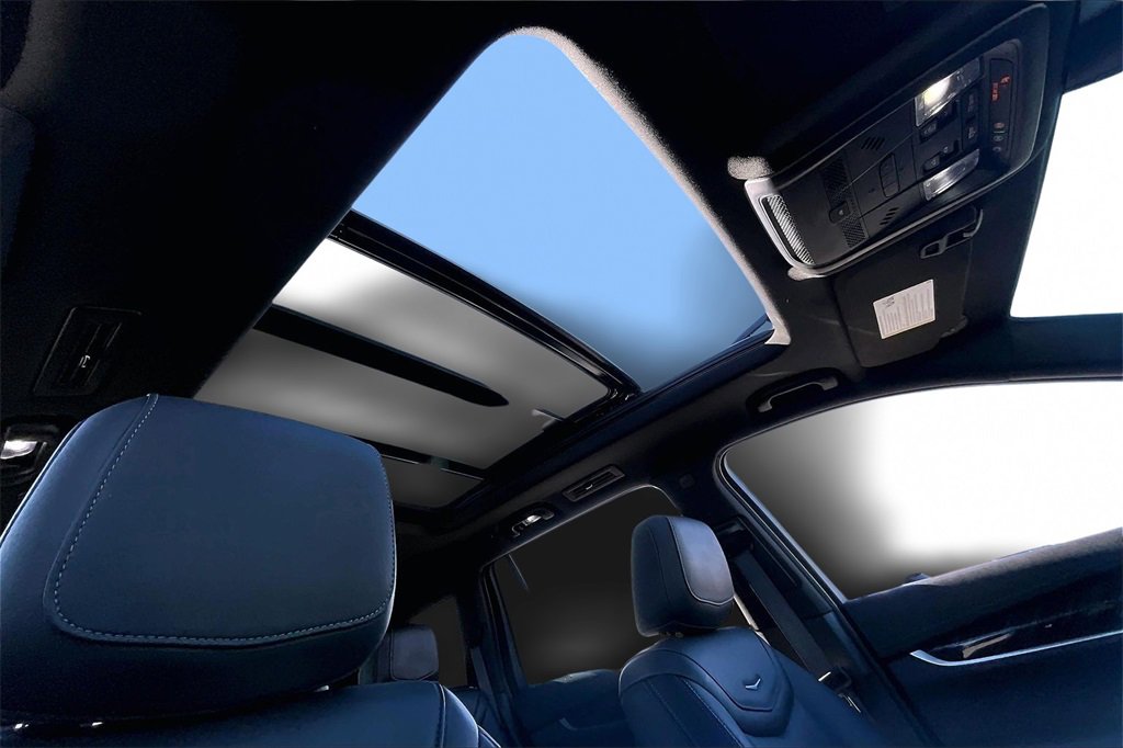 Used 2025 Cadillac XT6 Premium Luxury image 17