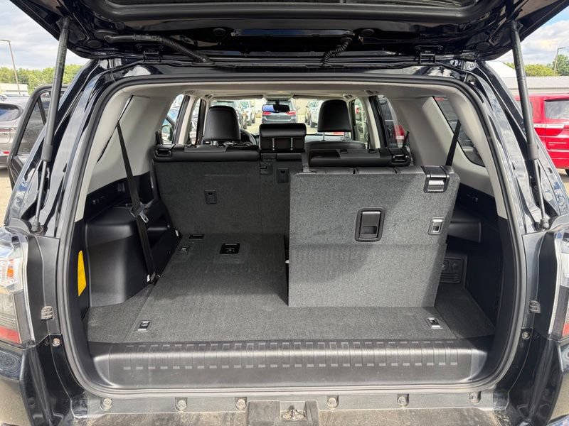 Used 2018 Toyota 4Runner SR5 Premium AWD/4WD image 8