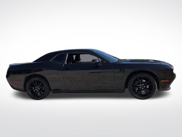 Used 2016 Dodge Challenger R/T w/ Driver Convenience Group RWD image 10