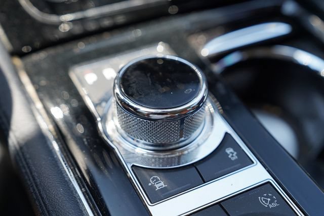 Used 2016 Jaguar XJ R-Sport RWD image 35