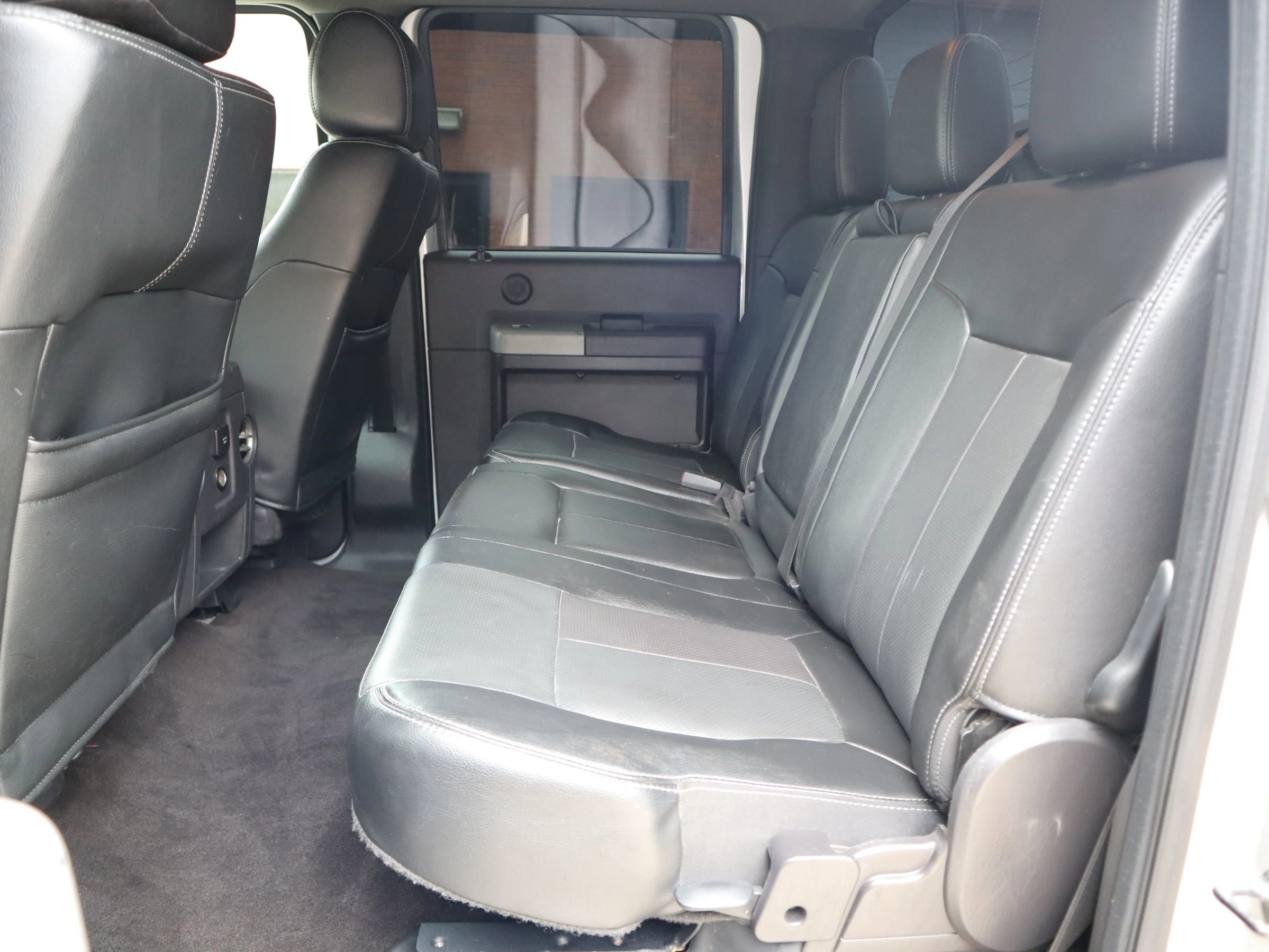 Used 2015 Ford F350 Lariat w/ Lariat Interior Package image 29