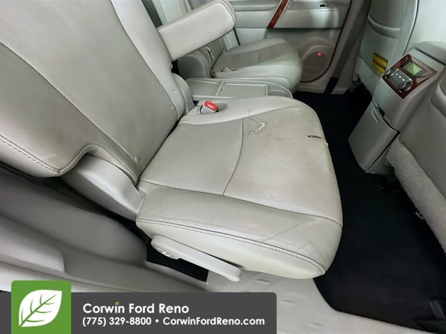 Used 2013 Toyota Highlander Limited AWD/4WD image 30