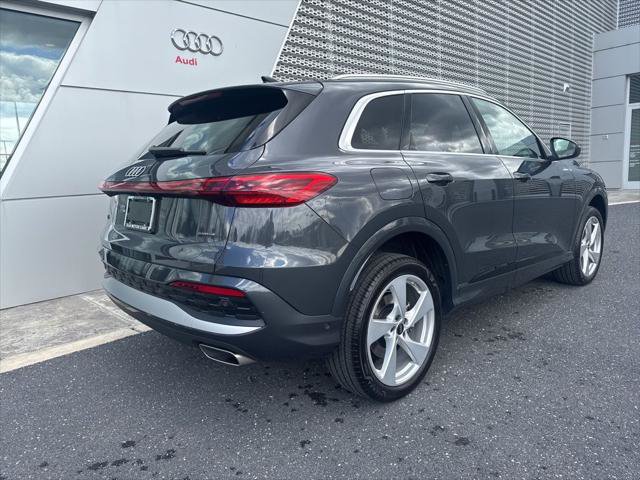 Used 2025 Audi Q5 Premium Plus w/ Premium Plus AWD/4WD image 3