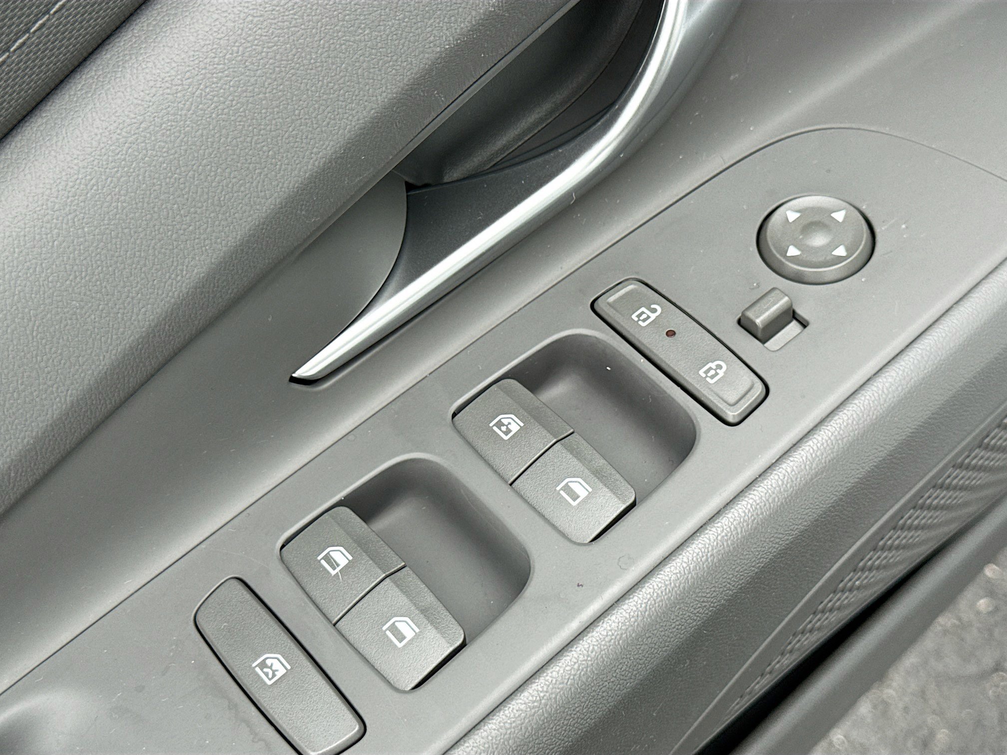 Certified 2024 Hyundai Elantra SEL image 7