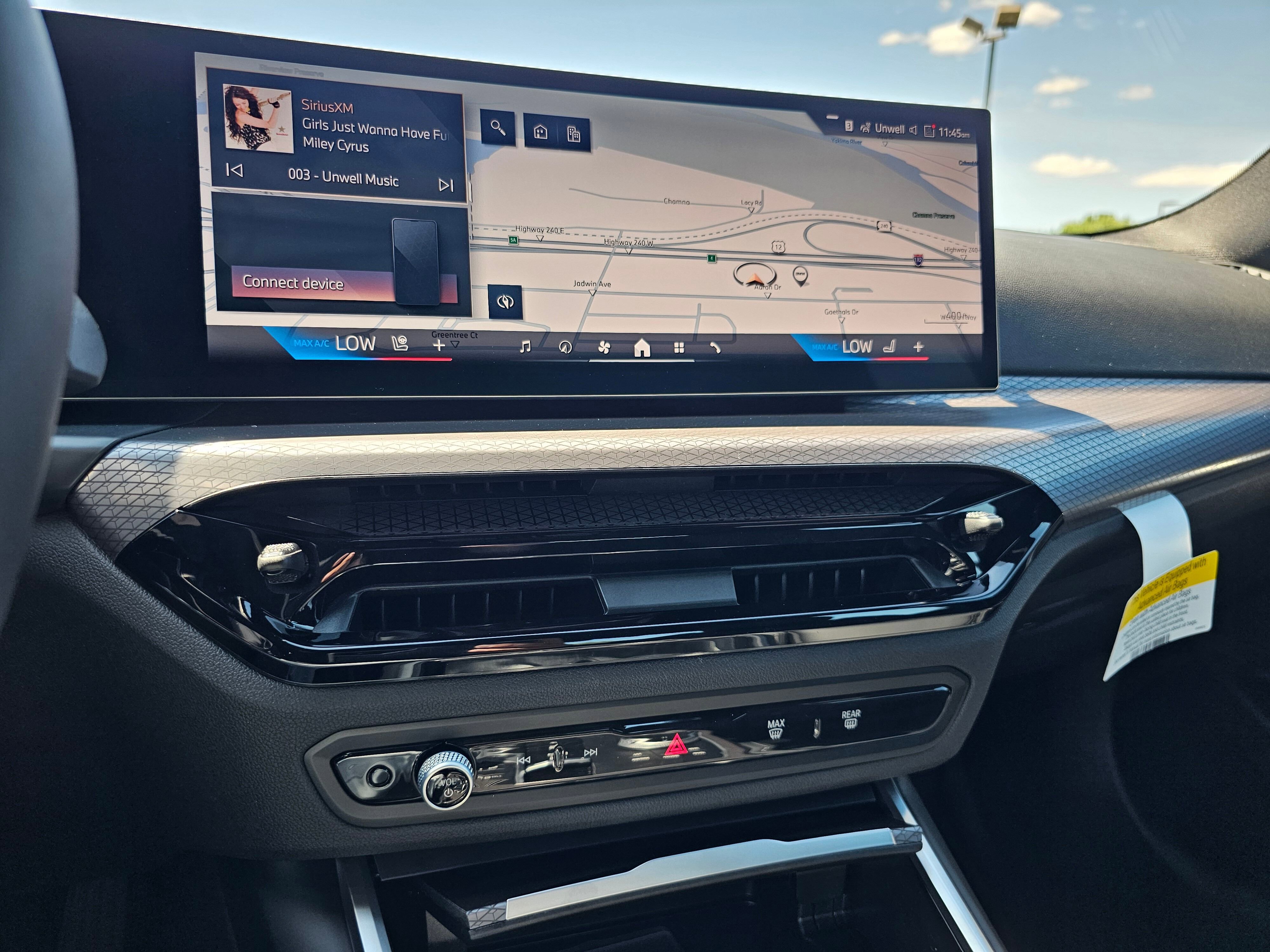 New 2025 BMW 330i xDrive Sedan w/ Premium Package image 19