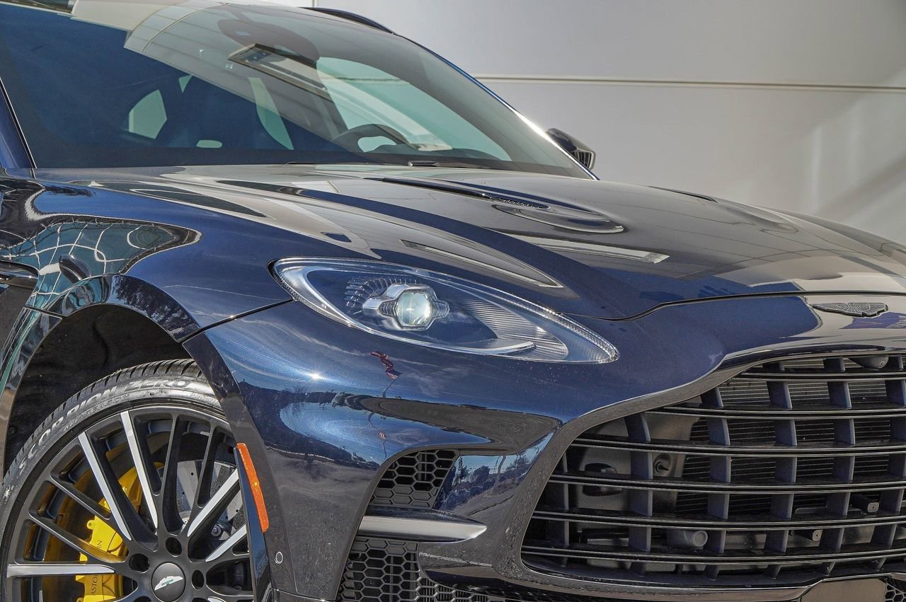 Used 2024 Aston Martin DBX 707 image 4
