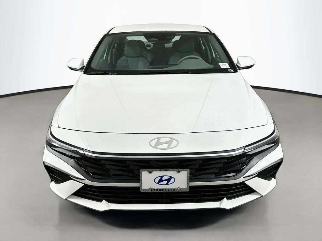 New 2026 Hyundai Elantra SE FWD image 2