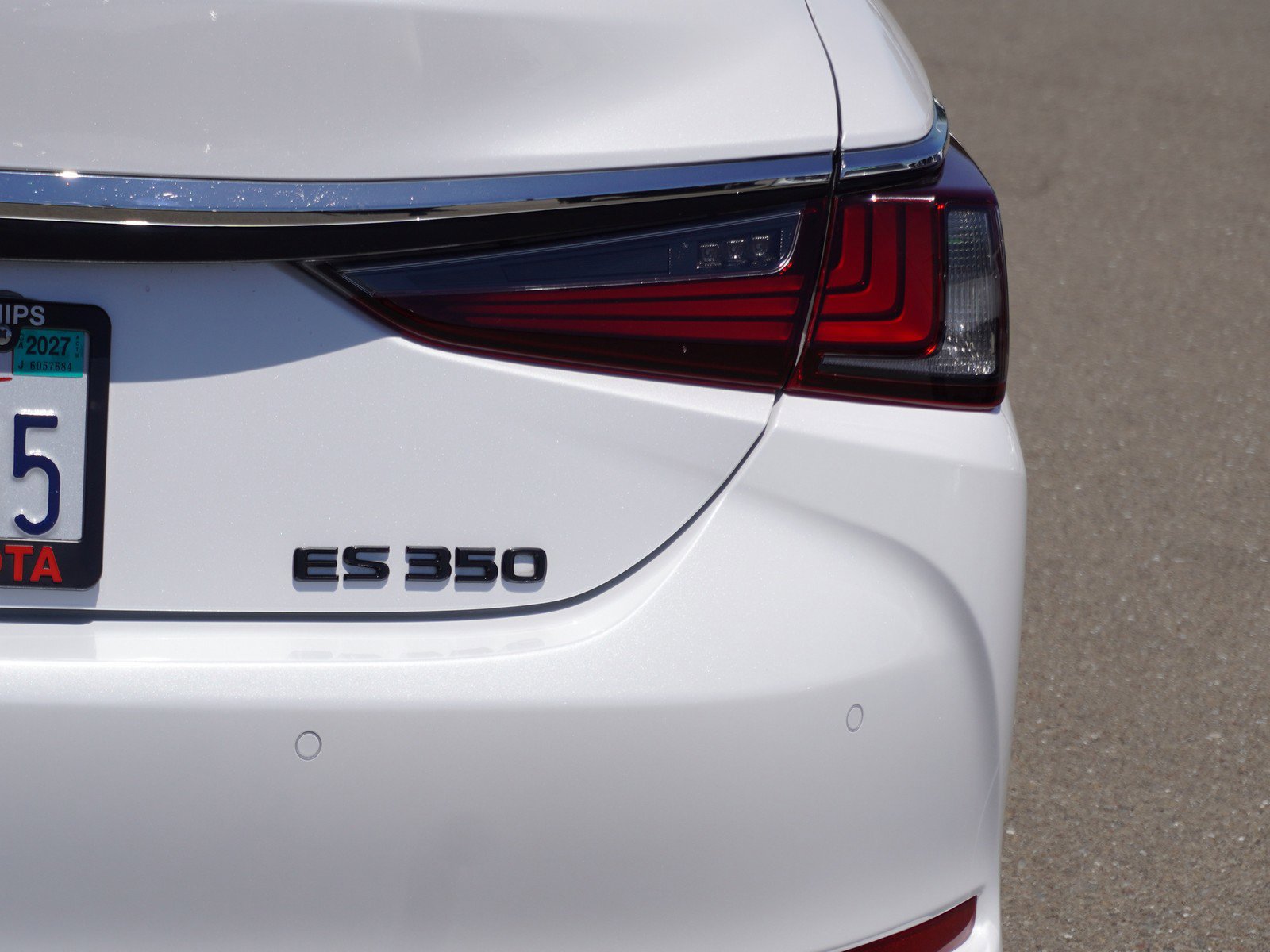 Used 2024 Lexus ES 350 w/ Premium Package FWD image 10