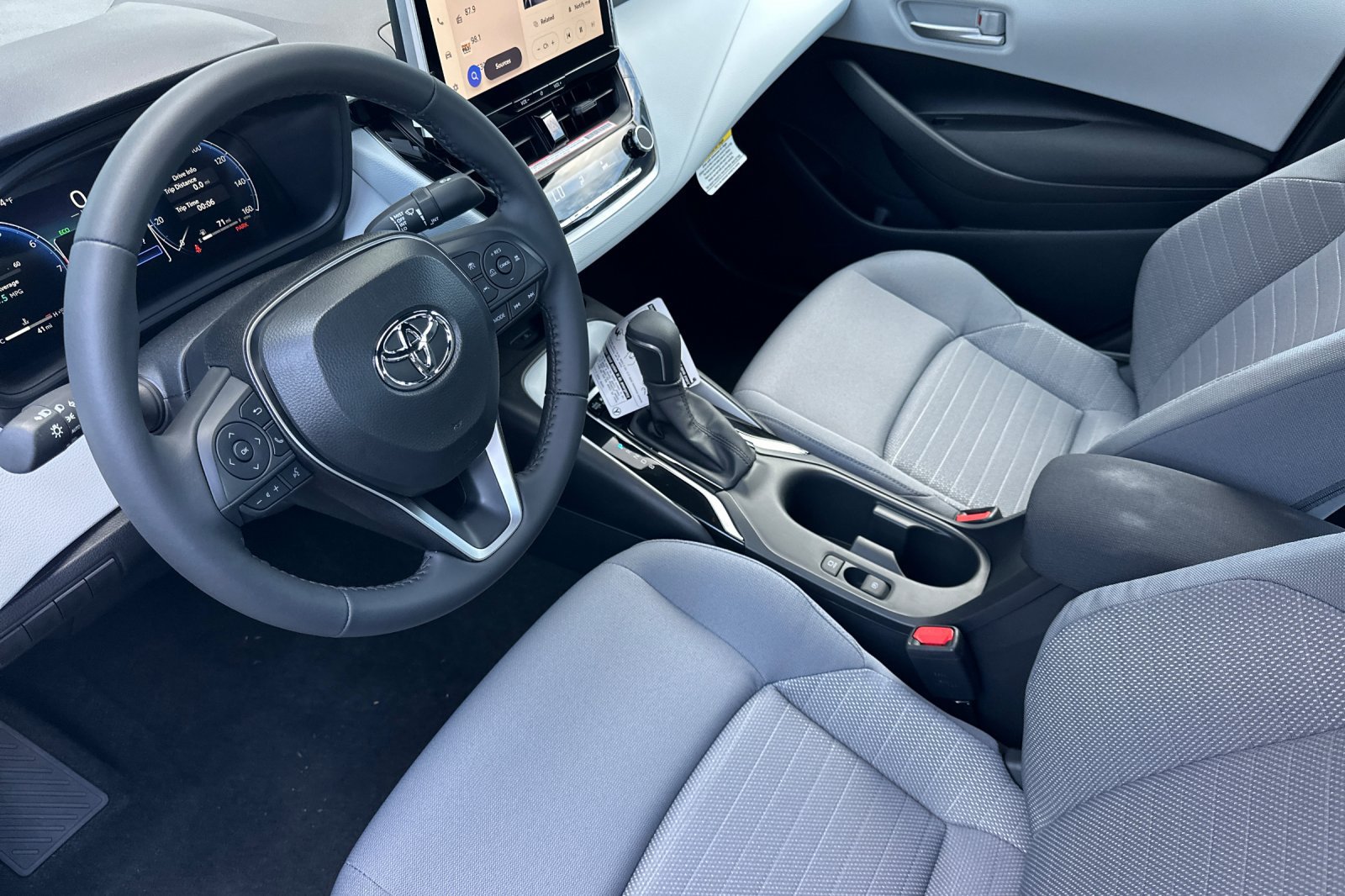 Certified 2026 Toyota Corolla SE w/ SE Package FWD image 9