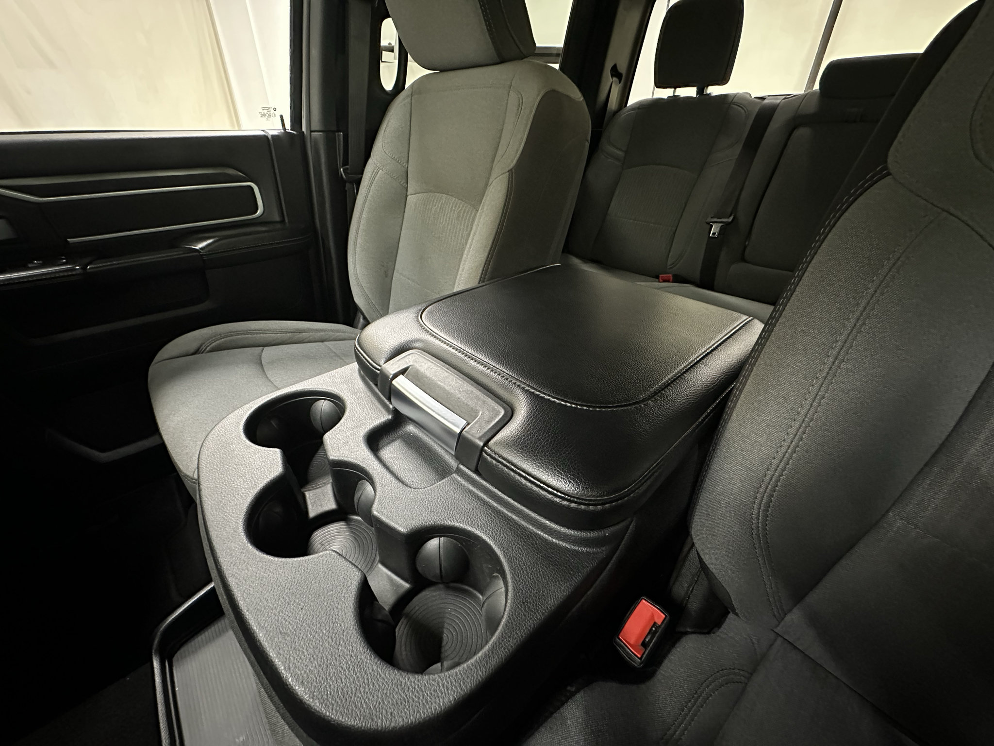 Used 2024 RAM 3500 Big Horn AWD/4WD image 36