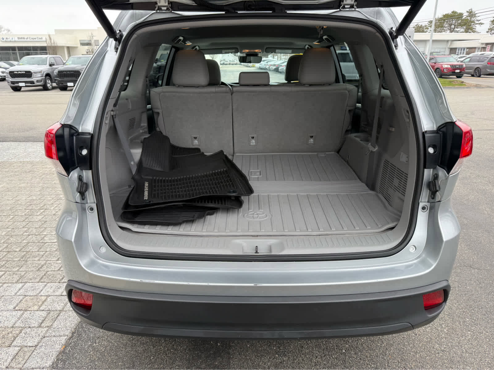 Used 2019 Toyota Highlander XLE image 8