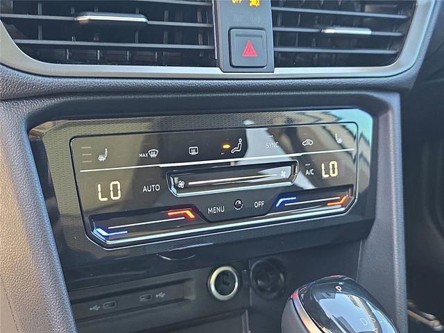 New 2026 Volkswagen Taos SE FWD image 19