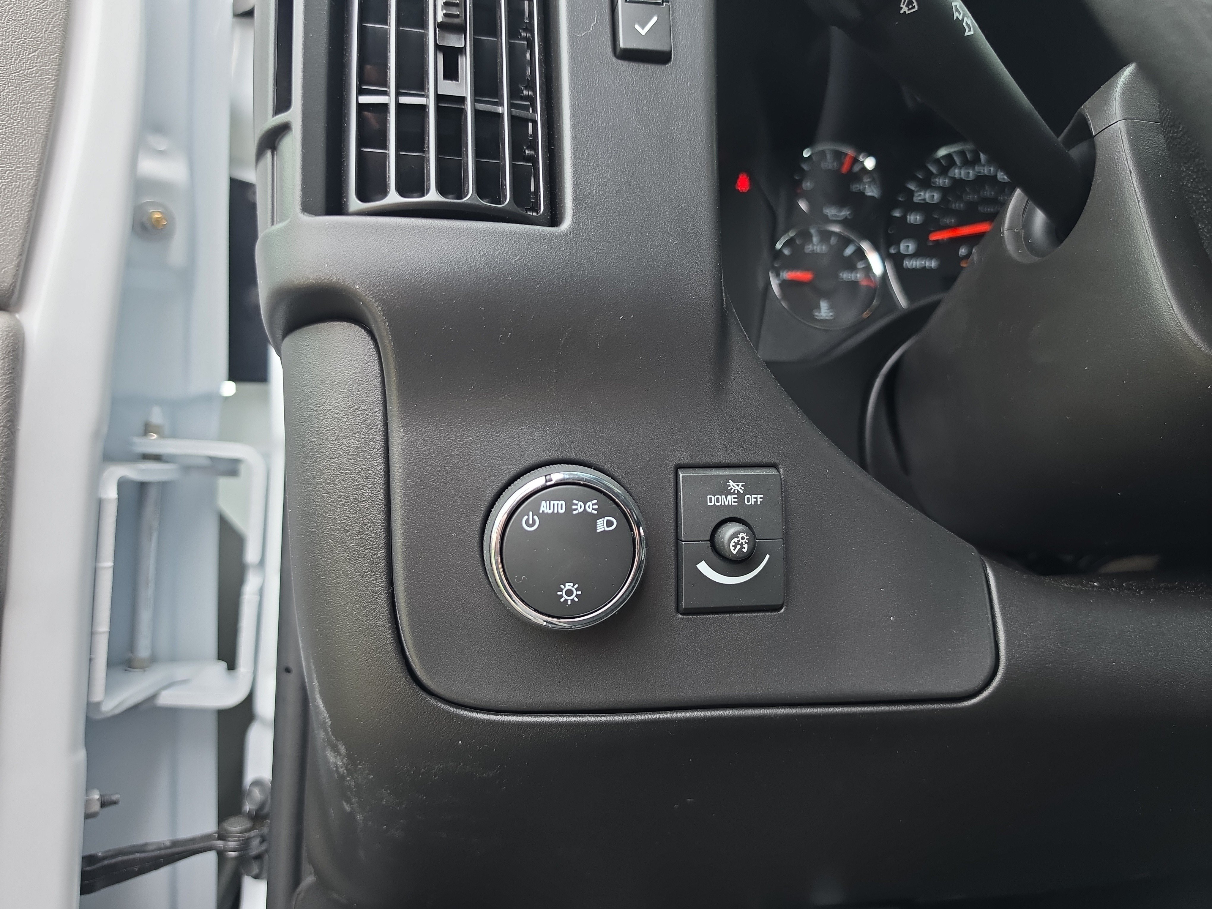 New 2026 Chevrolet Express 3500 RWD image 20