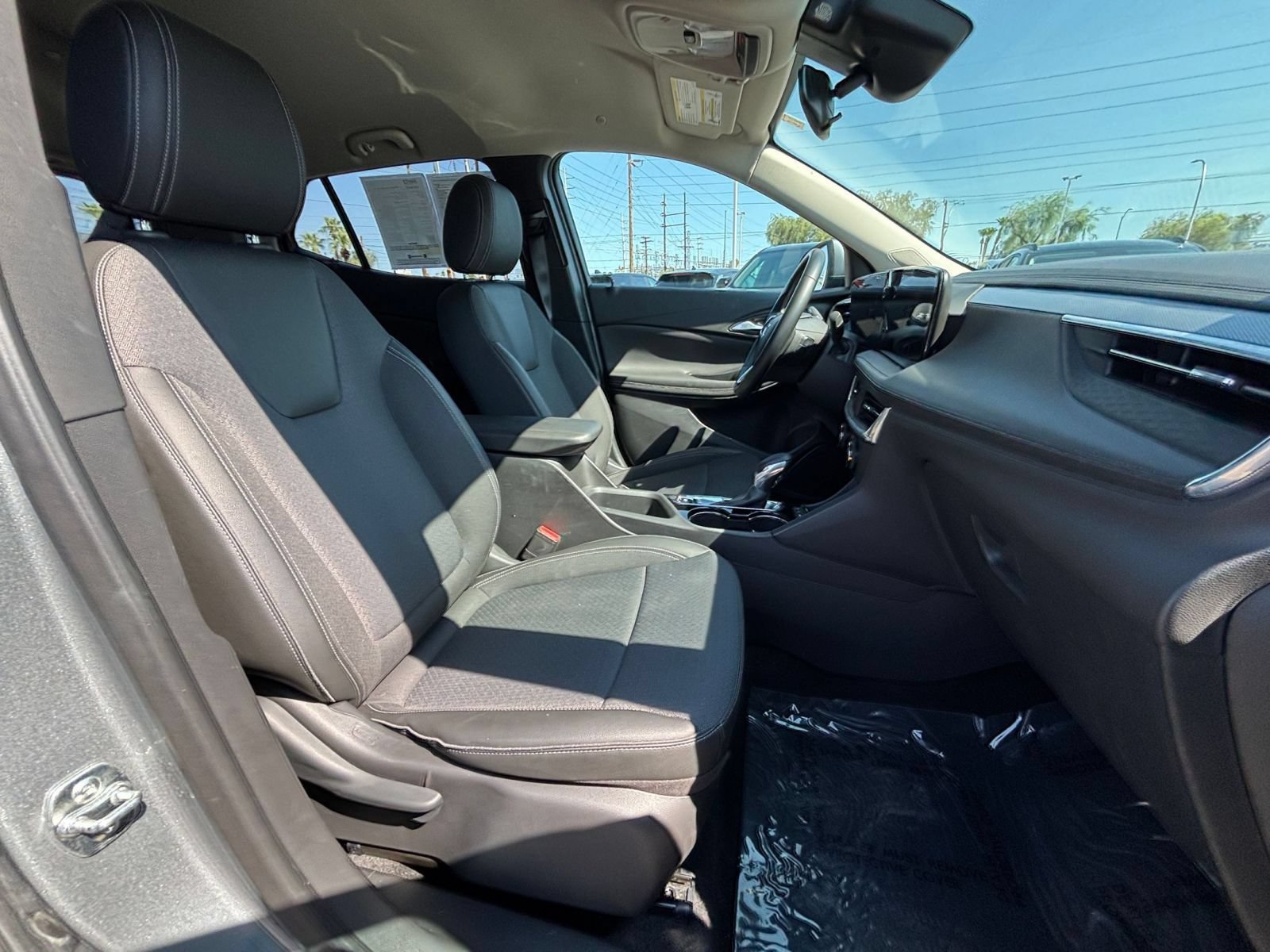 Used 2025 Buick Encore GX Preferred AWD/4WD image 34