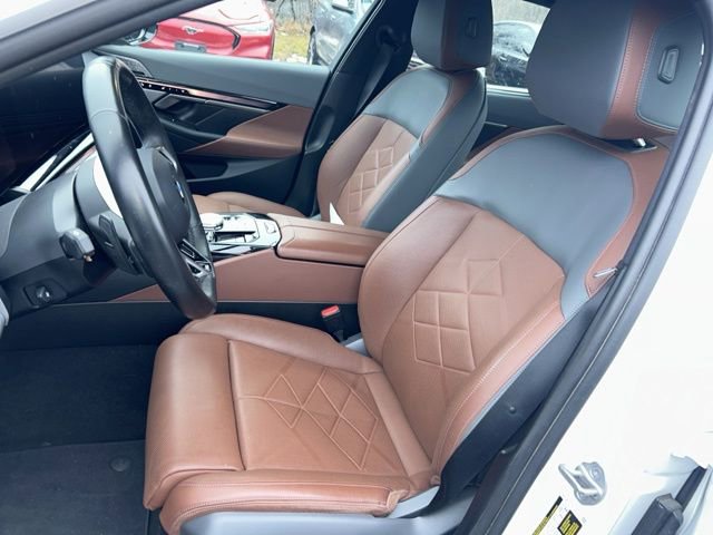 Used 2024 BMW 540i xDrive w/ Executive Package image 12