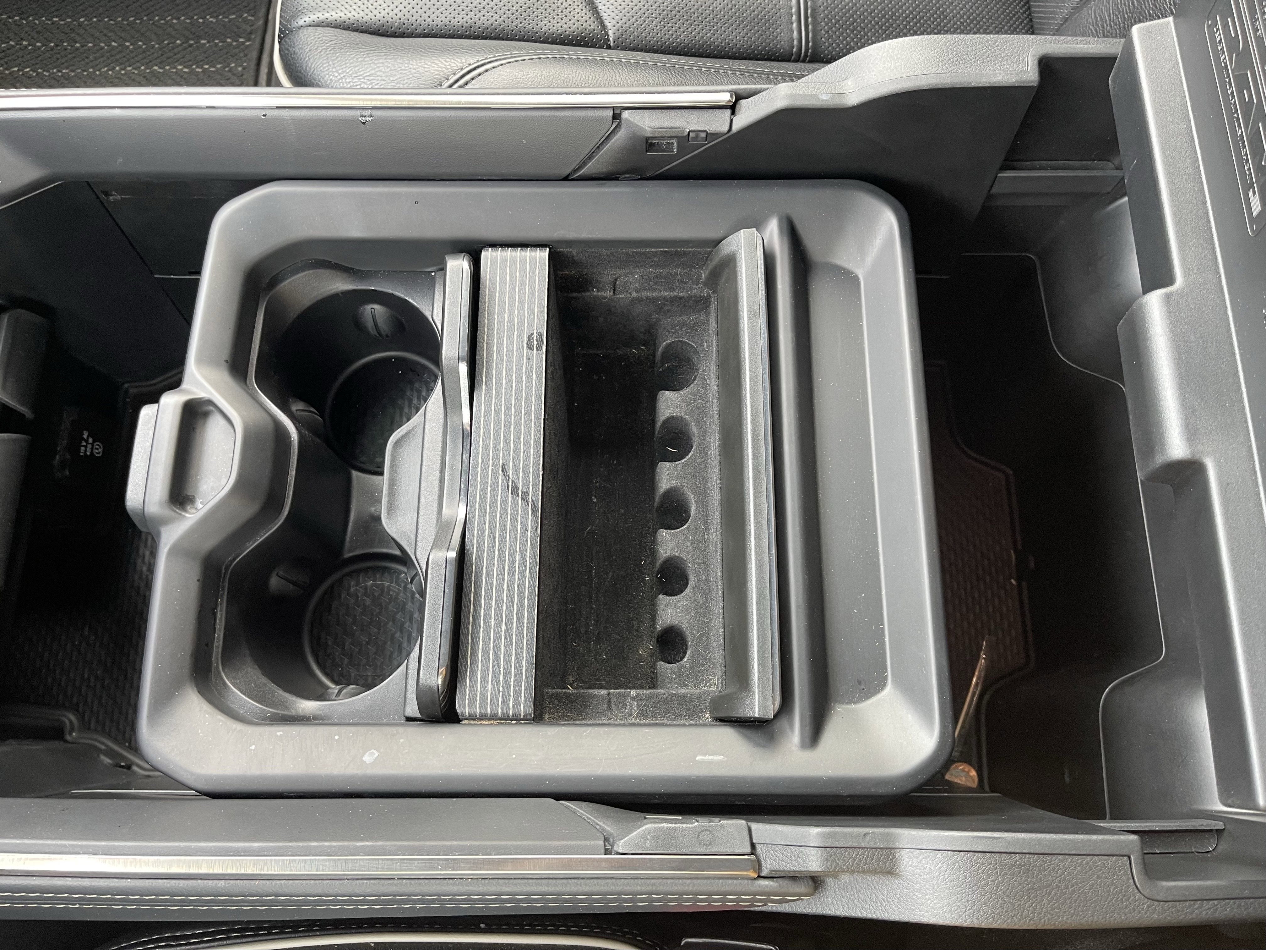 Used 2020 RAM 3500 Limited image 31