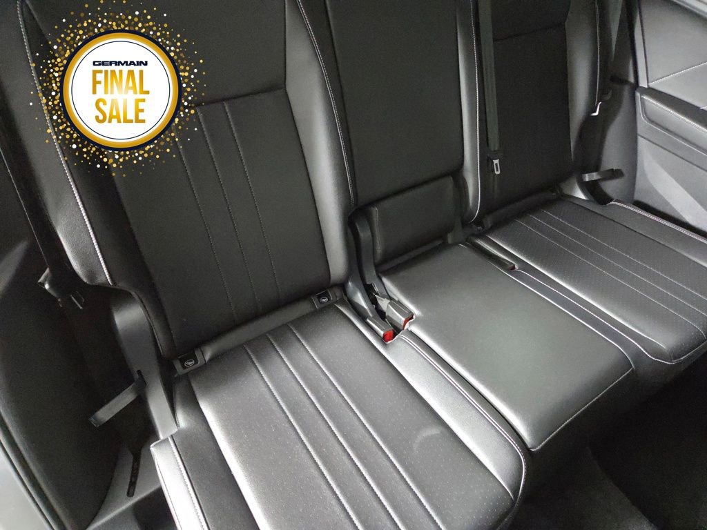 Used 2024 Volkswagen Tiguan SE R-Line image 18