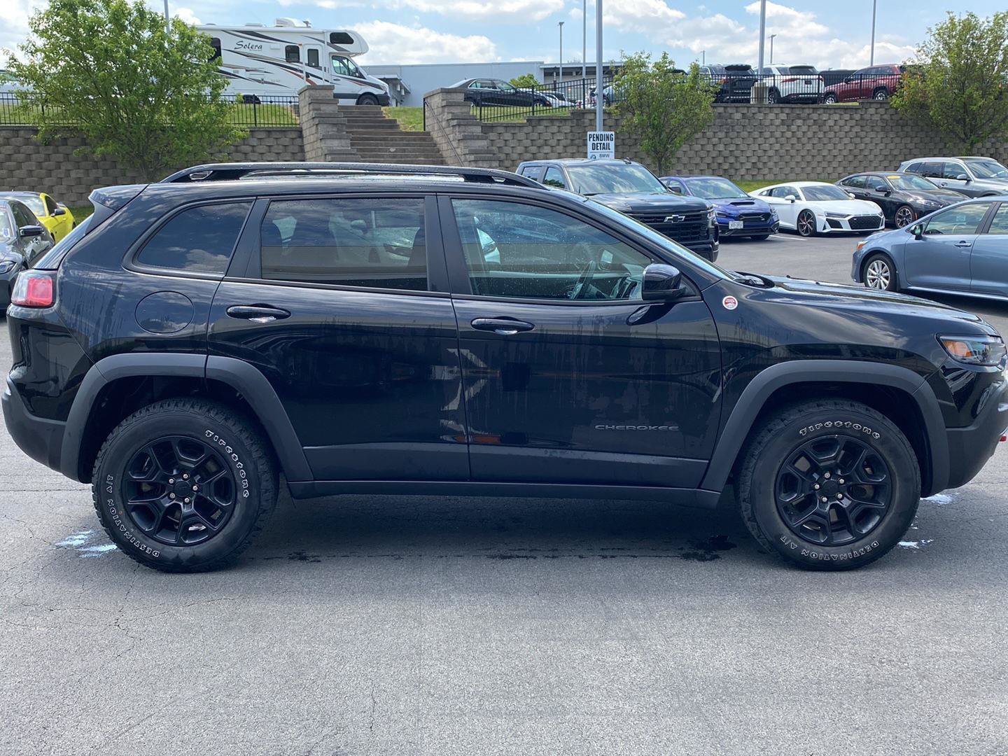 Used 2022 Jeep Cherokee Trailhawk w/ Trailer Tow Group AWD/4WD image 2