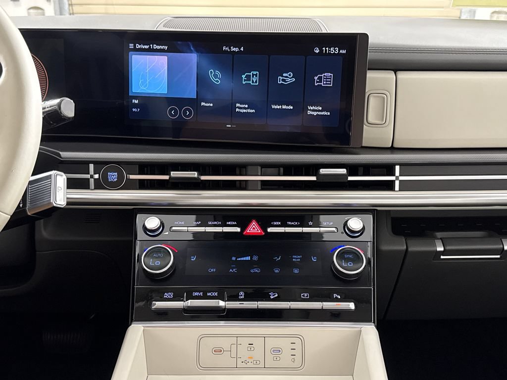 Used 2025 Hyundai Santa Fe SEL FWD image 23