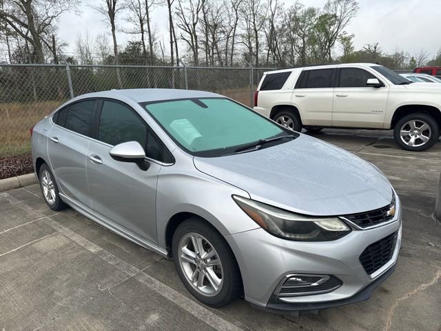 Used 2017 Chevrolet Cruze LT w/ Convenience Package image 3