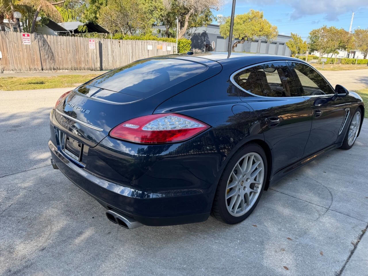 Used 2010 Porsche Panamera Turbo image 10