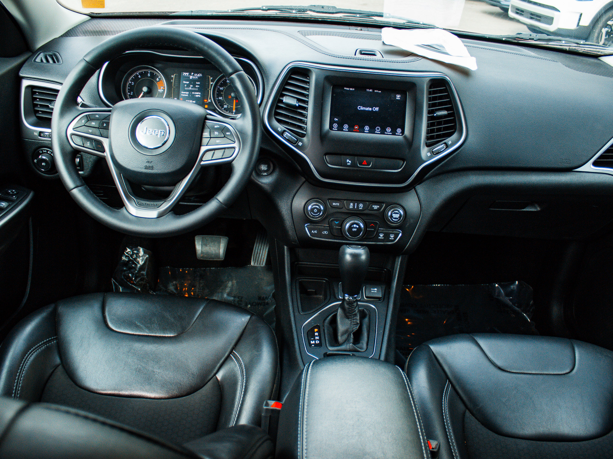 Used 2019 Jeep Cherokee Latitude Plus FWD image 22