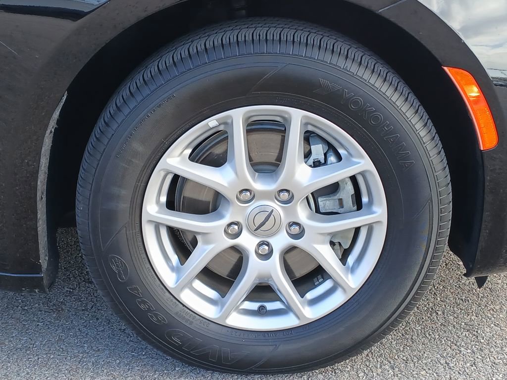 Used 2024 Chrysler Pacifica Touring-L image 34