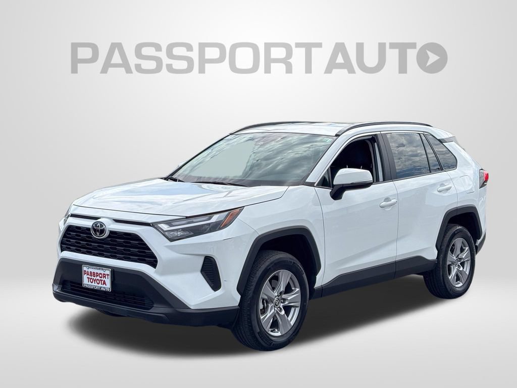 Used 2025 Toyota RAV4 XLE AWD/4WD image 1