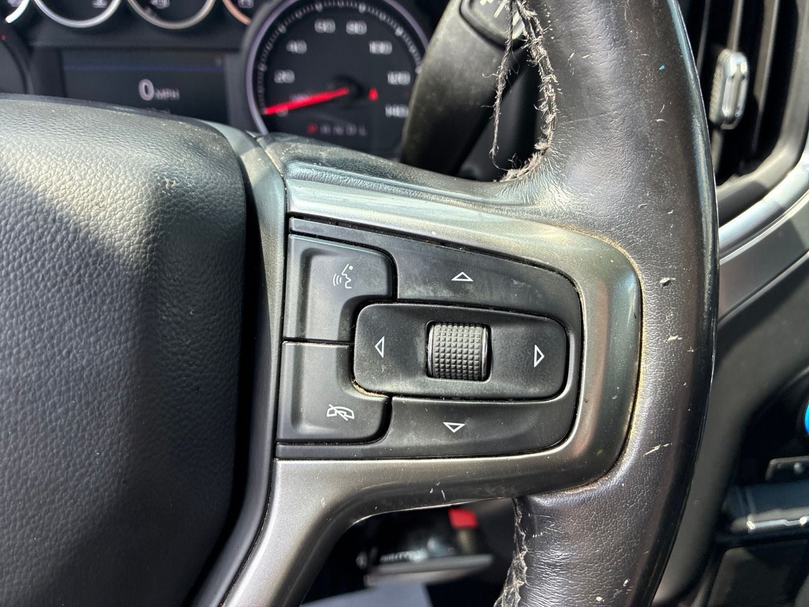 Used 2022 Chevrolet Silverado 1500 LT w/ Z71 Off-Road Package AWD/4WD image 27