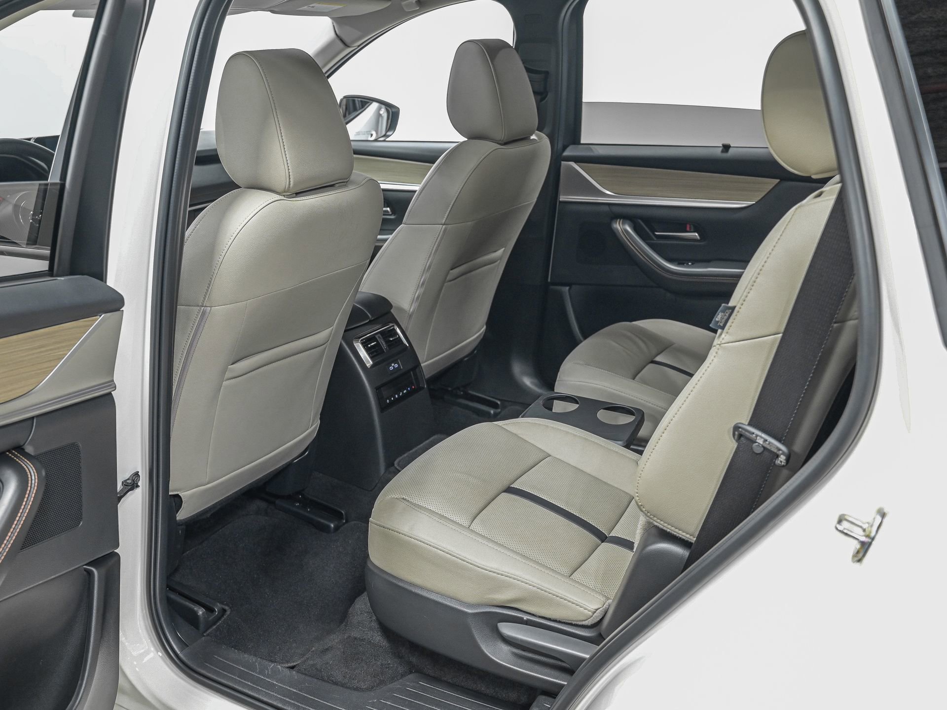 Used 2025 MAZDA CX-90 3.3 Turbo w/ Preferred Package image 29